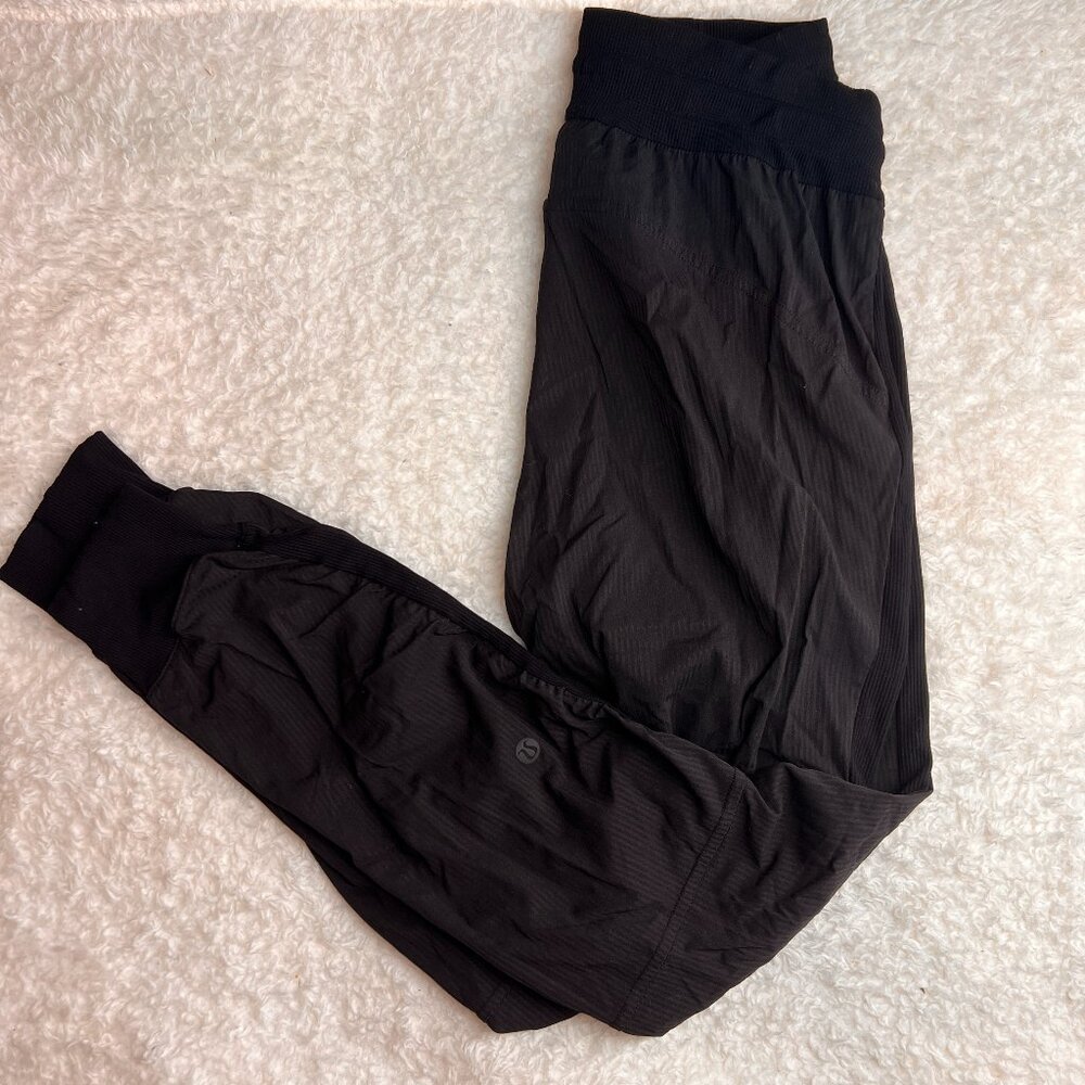 Lululemon Beyond the Studio 7/8 Jogger EUC